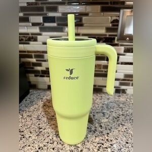 Reduce- Insulated Water Bottle with Handle. Color: Mojito